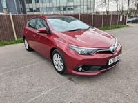Used Toyota Auris Business Edition 116 HP (85 kW) 2017 Red Hatchback
