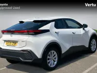 Used Toyota C-HR 140 HP (102 kW) 2025 White SUV