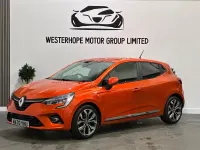 Used Renault Clio Iconic 100 HP (73 kW) 2020 Orange Hatchback