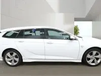 Used Vauxhall Insignia SRi 2017 White Estate