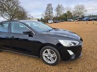 Gebraucht Ford Focus Zetec 120 PS (88 kW) 2018 Schwarz Kleinwagen