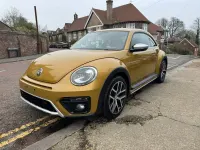 Used VW Beetle Dune 105 HP (77 kW) 2018 Yellow Hatchback