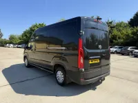 Usado Maxus V90 163 HP (119 kW) 2021 Preto Van