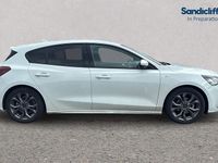 Used Ford Focus Titanium 125 HP (91 kW) 2017 White Hatchback