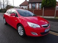 Used Vauxhall Astra 115 HP (84 kW) 2012 Red Hatchback