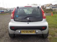 Begagnad Peugeot 107 68 HK (50 kW) 2005 Silver Halvkombi