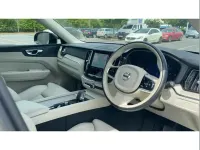 Used Volvo XC60 Plus 250 HP (183 kW) 2023 Silver SUV