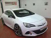 Used Vauxhall Astra GTC 280 HP (205 kW) 2015 White Hatchback