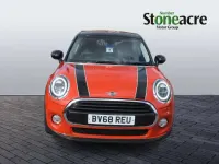 Used Mini Cooper Classic 136 HP (100 kW) 2019 Orange Hatchback