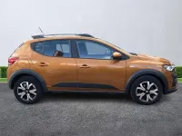 Usado Dacia Sandero Prestige 2022 Naranja Utilitario