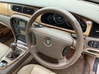 Begagnad Jaguar S-Type SE 207 HK (152 kW) 2004 Beige Sedan