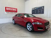 Begagnad Jaguar XF Portfolio 180 HK (132 kW) 2016 Röd Sedan