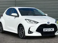 Used Toyota Yaris Design 116 HP (85 kW) 2023 White Hatchback