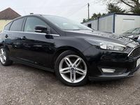 Begagnad Ford Focus Zetec 116 HK (85 kW) 2015 Svart Halvkombi