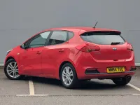 Usado Kia Ceed 89 HP (65 kW) 2015 Vermelho Citadino