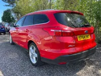 Used Ford Focus Zetec 125 HP (91 kW) 2015 Red Estate