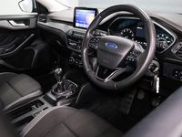 Begagnad Ford Focus Trend 125 HK (91 kW) 2022 Silver Halvkombi