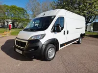 Begagnad Peugeot Boxer 2022 Vit Van