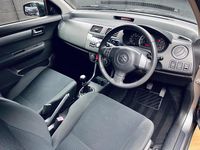 Usado Suzuki Swift SZ4 2011 Cinzento Citadino
