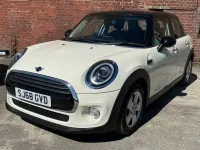 Używany Mini Cooper Hatch 136 KM (100 kW) 2018 Biały Hatchback