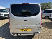Begagnad Ford Tourneo Custom 2021 Silver Van