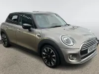 Używany Mini Cooper Exclusive 136 KM (100 kW) 2020 Srebrny Hatchback