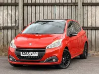 Used Peugeot 208 Allure 82 HP (60 kW) 2015 Orange Hatchback