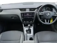 Used Skoda Octavia SE 150 HP (110 kW) 2018 White Estate