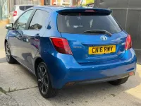 Used Toyota Yaris Design 100 HP (73 kW) 2016 Blue Hatchback