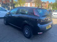 Usado Fiat Punto Evo Active 77 HP (56 kW) 2010 Preto Citadino