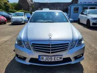 Używany Mercedes E350 231 KM (169 kW) 2009 Srebrny Sedan/Limuzyna