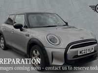 Usado Mini Cooper Classic 134 HP (98 kW) 2023 Prateado Citadino