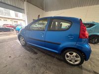 Second-hand Peugeot 107 68 CP (50 kW) 2009 Albastru Hatchback