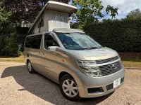 Used Nissan Elgrand 2017 Gold
