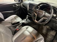 Used Isuzu Pick up 164 HP (120 kW) 2021 Grey Pickup