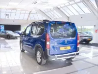 Begagnad Peugeot Rifter Allure Premium 2021 Blå Minibuss