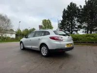 Usado Renault Mégane GrandTour Dynamique 2015 Prateado Carrinha