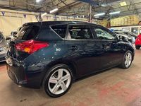 Used Toyota Auris 132 HP (97 kW) 2014 Grey Hatchback