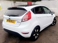 Używany Ford Fiesta Zetec 2016 Biały Hatchback