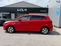 Used Kia Carens 2015 Red MPV
