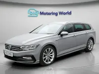 Usado VW Passat R-line 150 HP (110 kW) 2023 Cinzento Carrinha