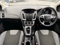 Second-hand Ford Focus Zetec 2013 Alb Hatchback