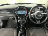 Usado Mini Cooper Classic 134 CV (98 kW) 2022 Azul Utilitario