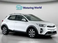Używany Kia Stonic 99 KM (72 kW) 2021 Biały SUV