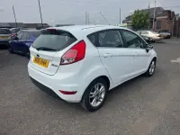 Używany Ford Fiesta Zetec 2016 Biały Hatchback