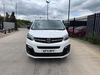 Second-hand Vauxhall Vivaro Sportive 120 CP (88 kW) 2022 Alb Monovolum