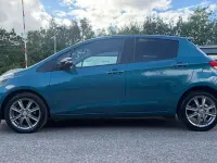 Used Toyota Yaris SR 101 HP (74 kW) 2013 Blue Hatchback