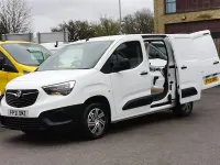 Usado Vauxhall Combo 100 HP (73 kW) 2021 Branco Monovolume