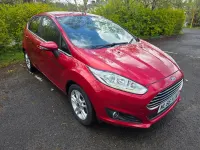 Usado Ford Fiesta Zetec 2016 Vermelho Citadino