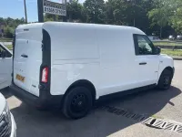 Used LEVC VN5 City 150 HP (110 kW) 2022 White MPV